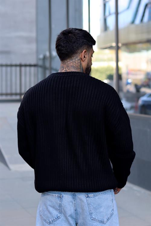 Oversize fitilli siyah kazak