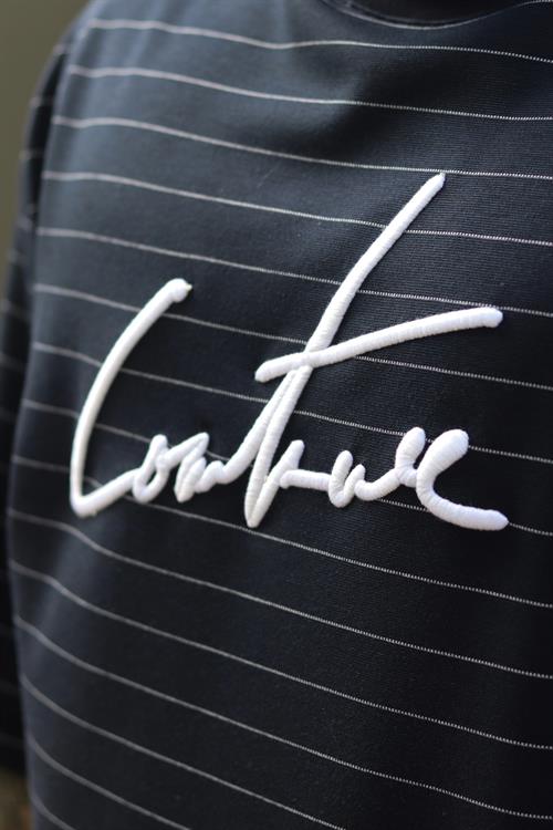 Oversize nakış detaylı tshirt