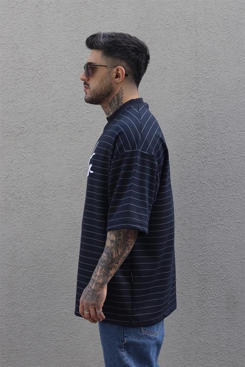 Oversize nakış detaylı tshirt