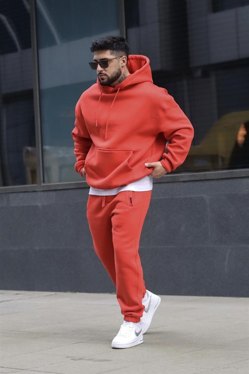 Oversize red tracksuit