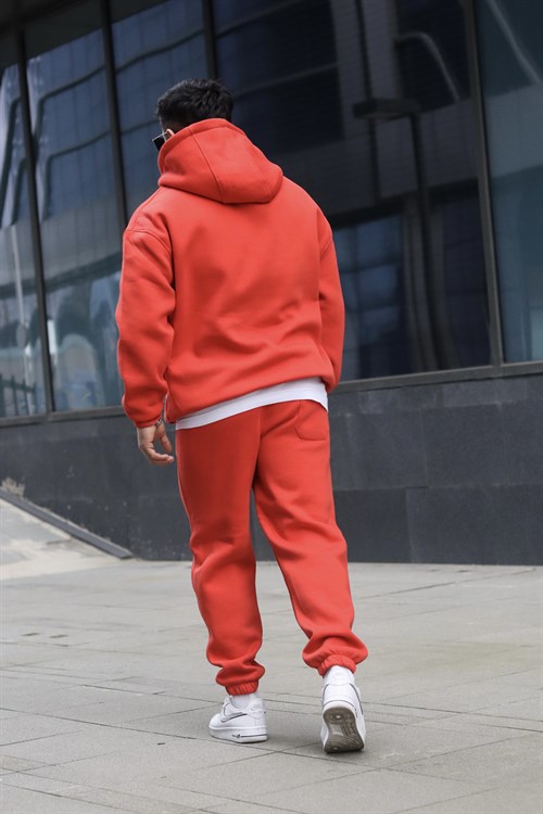 Oversize red tracksuit