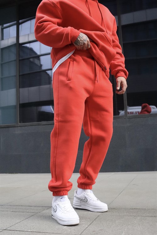 Oversize red tracksuit