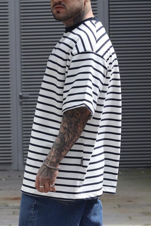 Oversize siyah çizgili tshirt