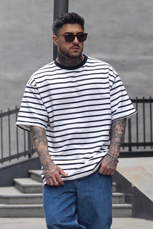Oversize siyah çizgili tshirt
