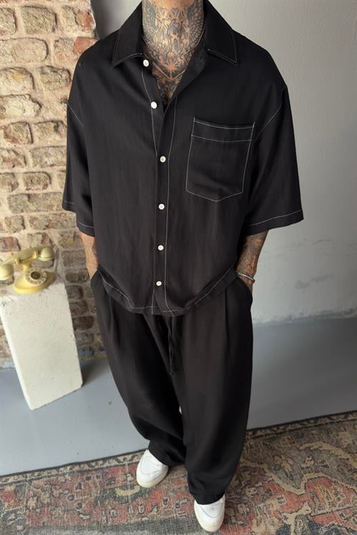 Oversize siyah kısa kollu gömlek