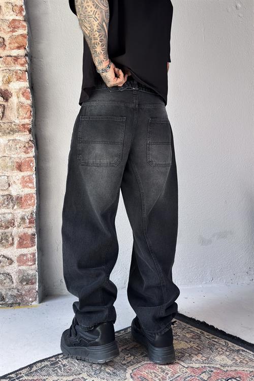 Phantom Fit Jeans