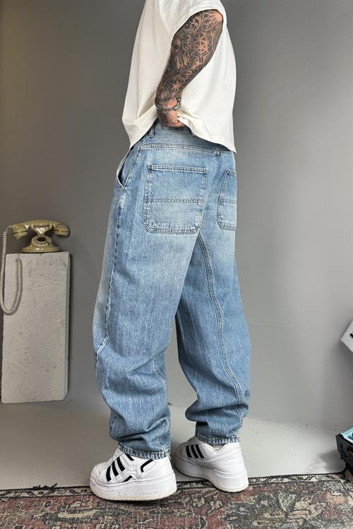 Phantom fit jeans