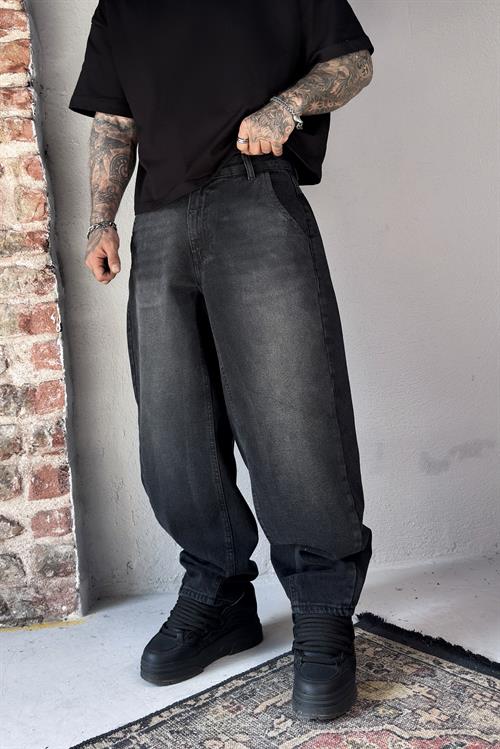 Phantom Fit Jeans
