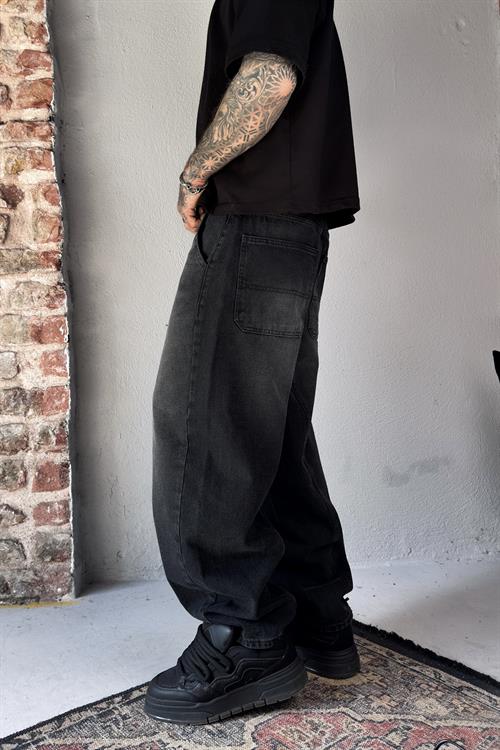 Phantom Fit Jeans