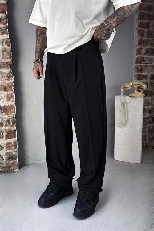 Pileli Siyah Baggy Kumaş Pantolon