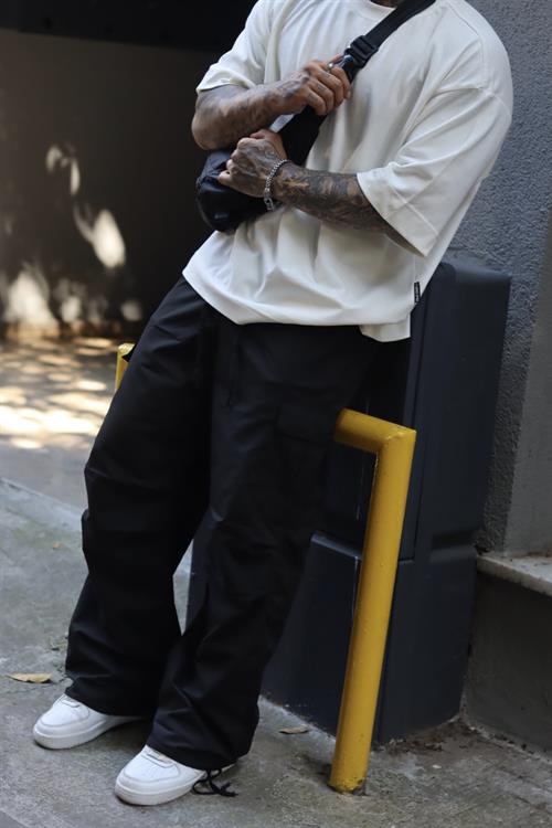 Siyah ayarlanabilir paça pantolon