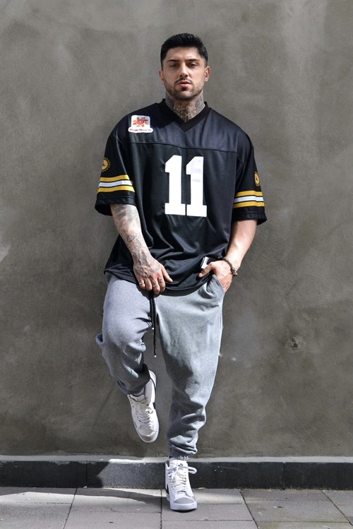 white eleven süper oversize siyah forma