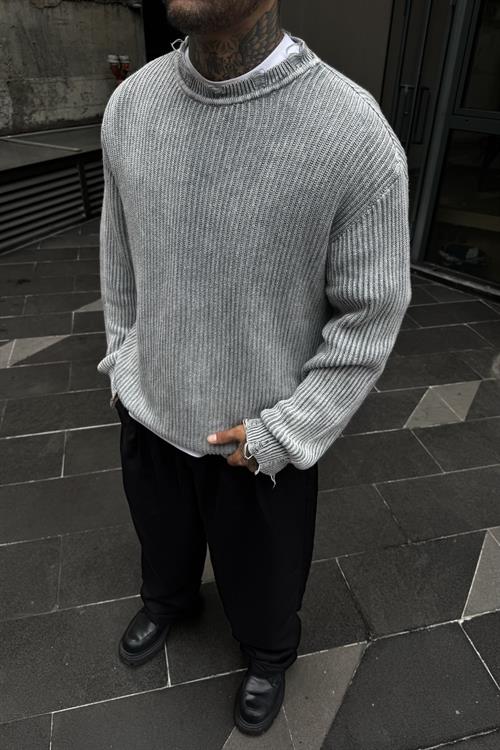 Yıkmalı gri oversize kazak