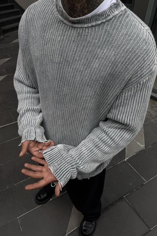 Yıkmalı gri oversize kazak