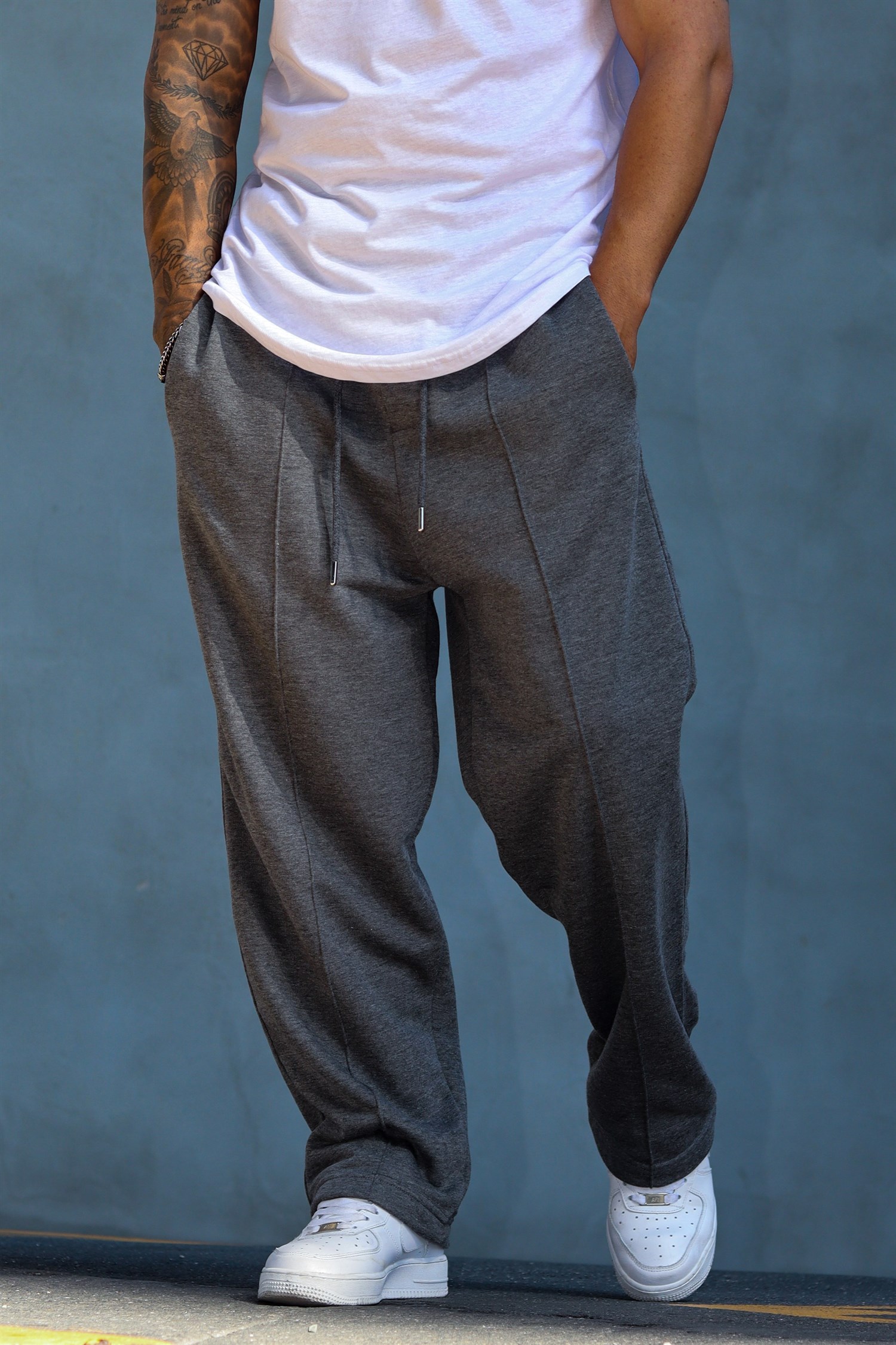 Baggy anthracite sweatpants