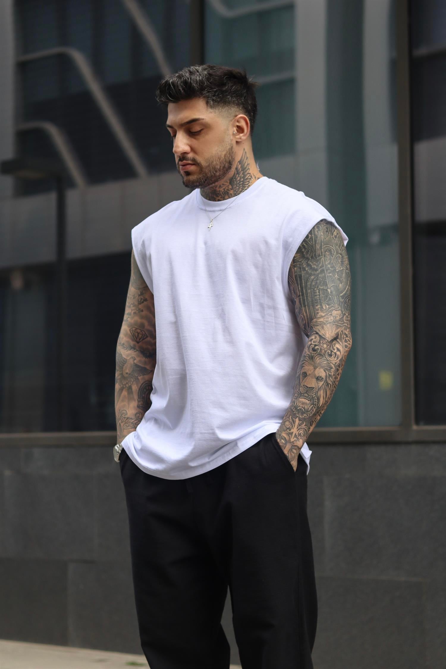 Basic beyaz sıfır kol atlet