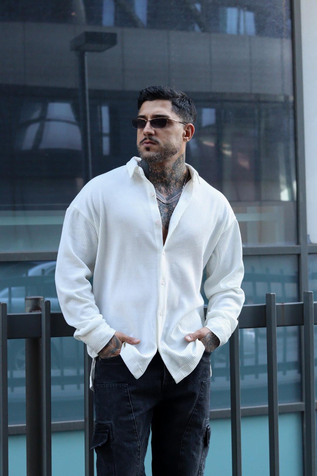 Kırık beyaz oversize fitilli gömlek