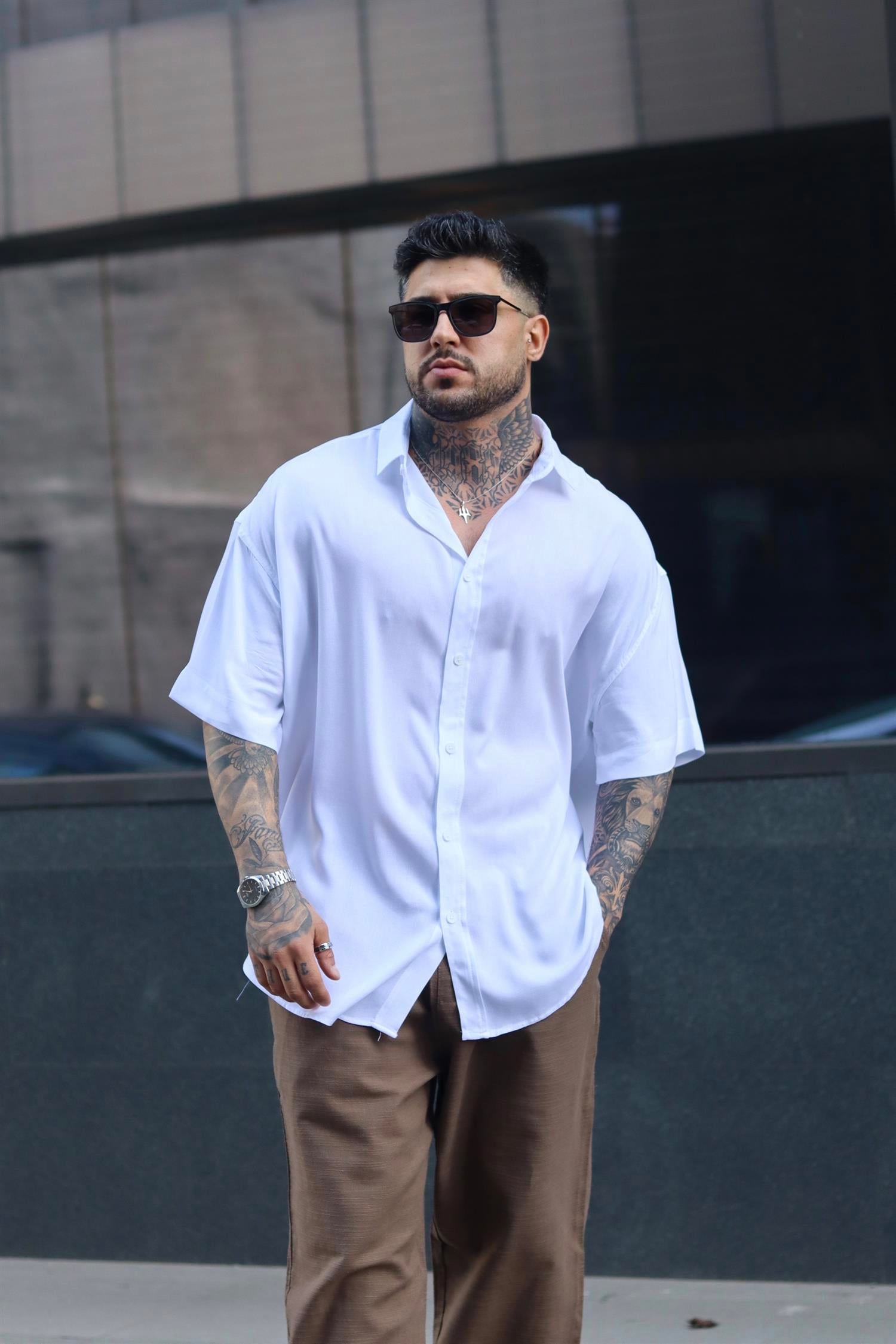 Oversize basic beyaz gömlek