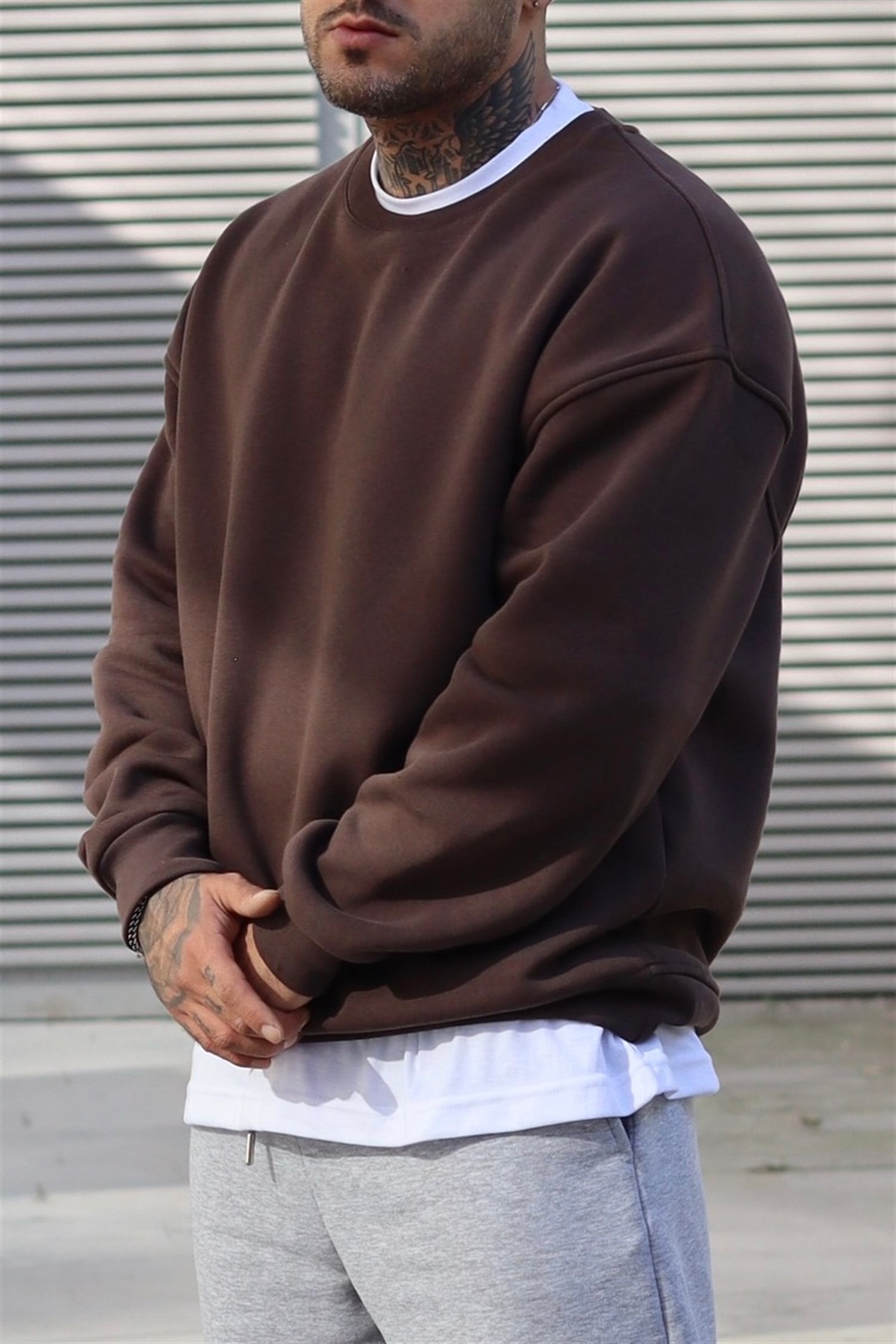 Oversize brown basic sweatshirt
