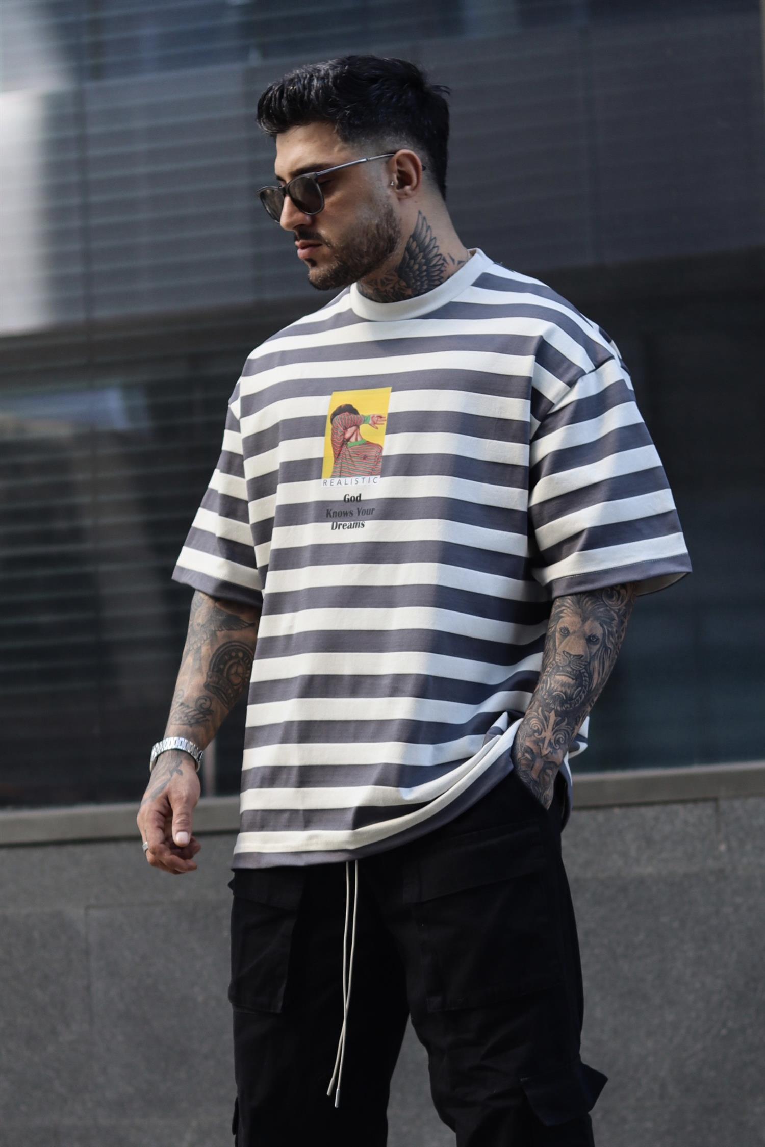 Realistic çizgili oversize tshirt