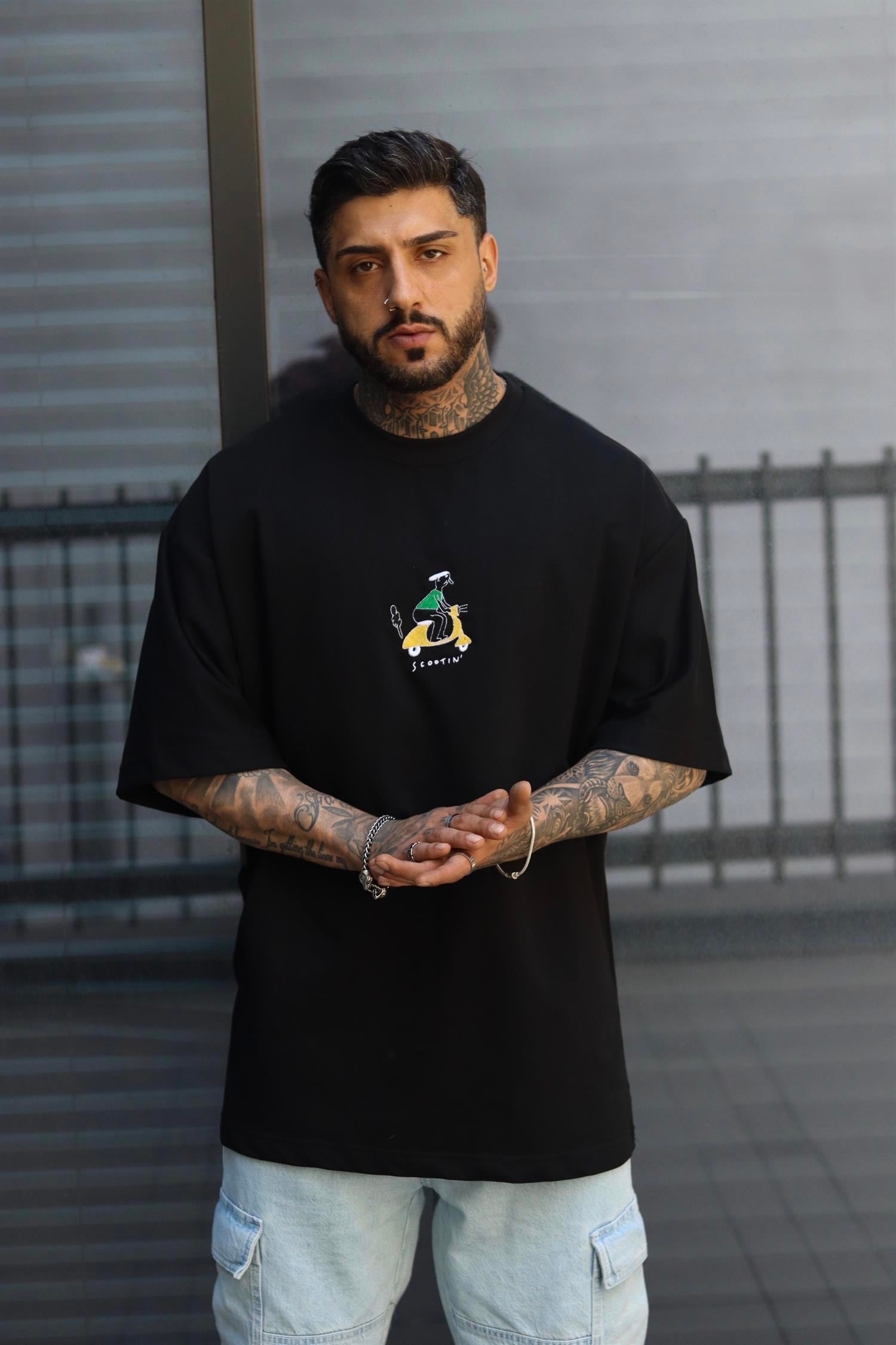 Scootin oversize siyah tshirt