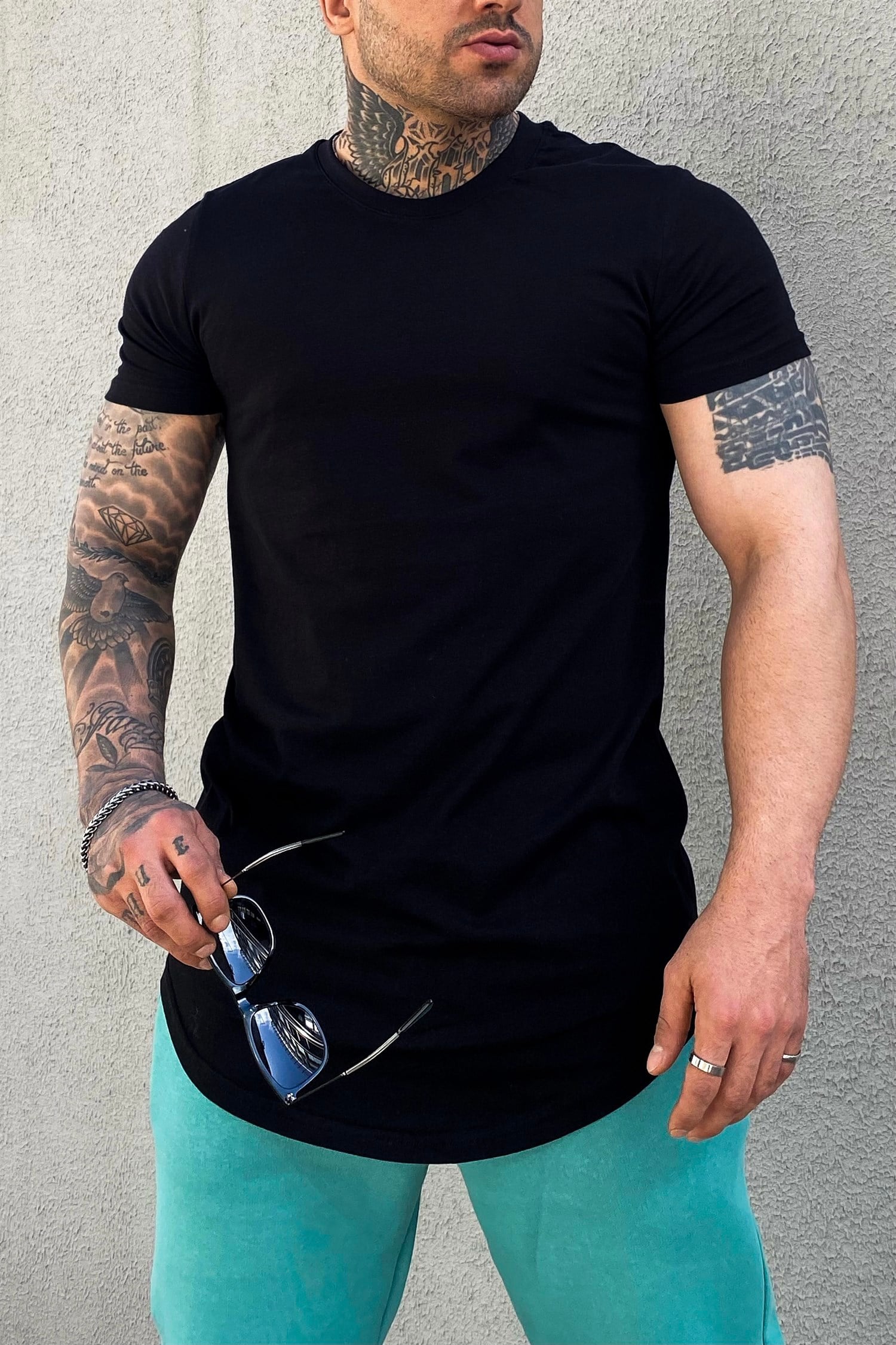slim fit oval kesim siyah basic t-shirt