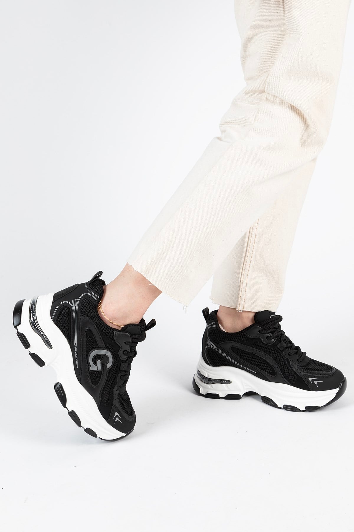 Kadın İthal Sneaker Siyah Kalın Tabanlı Günlük Spor Ayakkabı