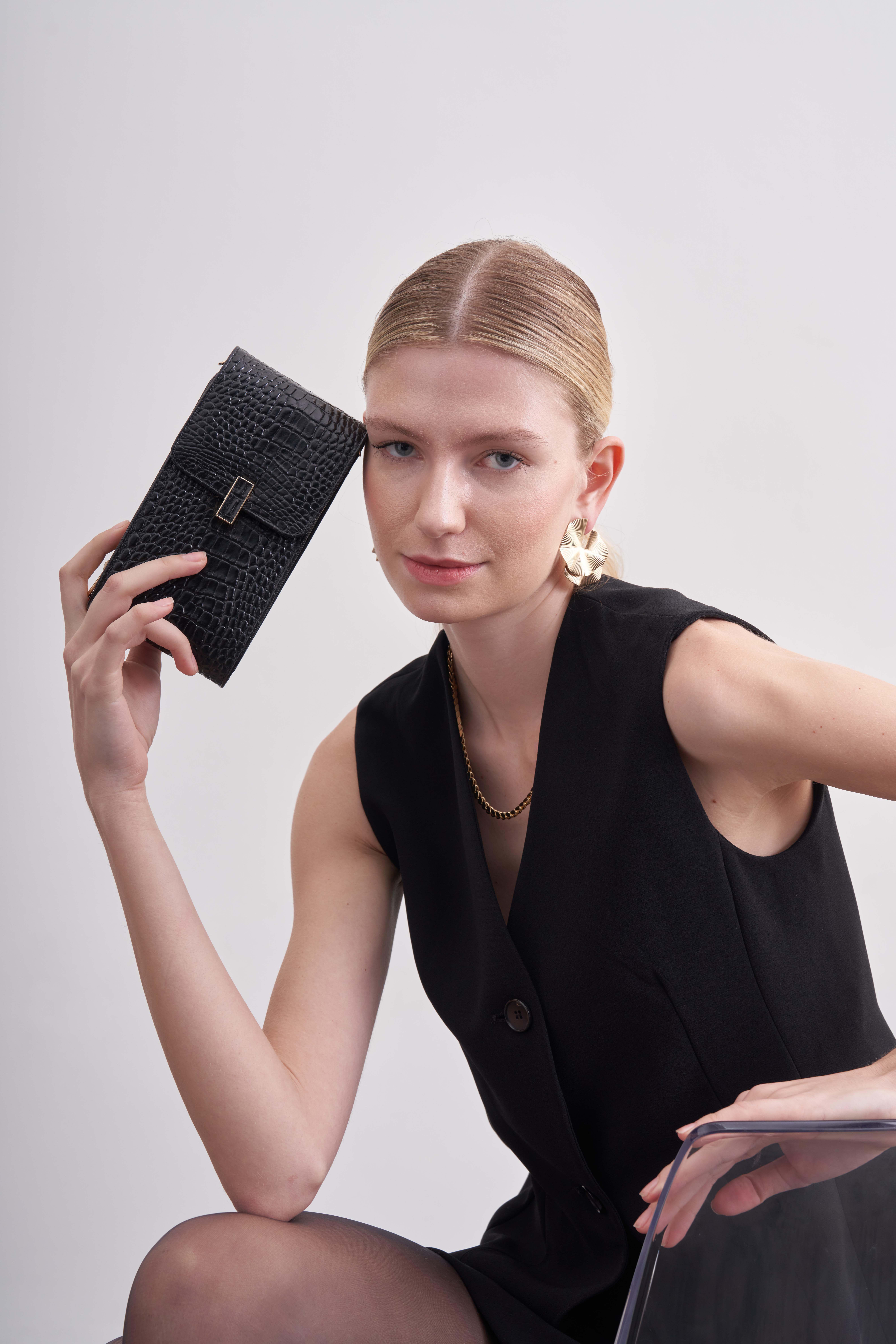 Siyah Timsah Deri Dikey Omuz Çantası