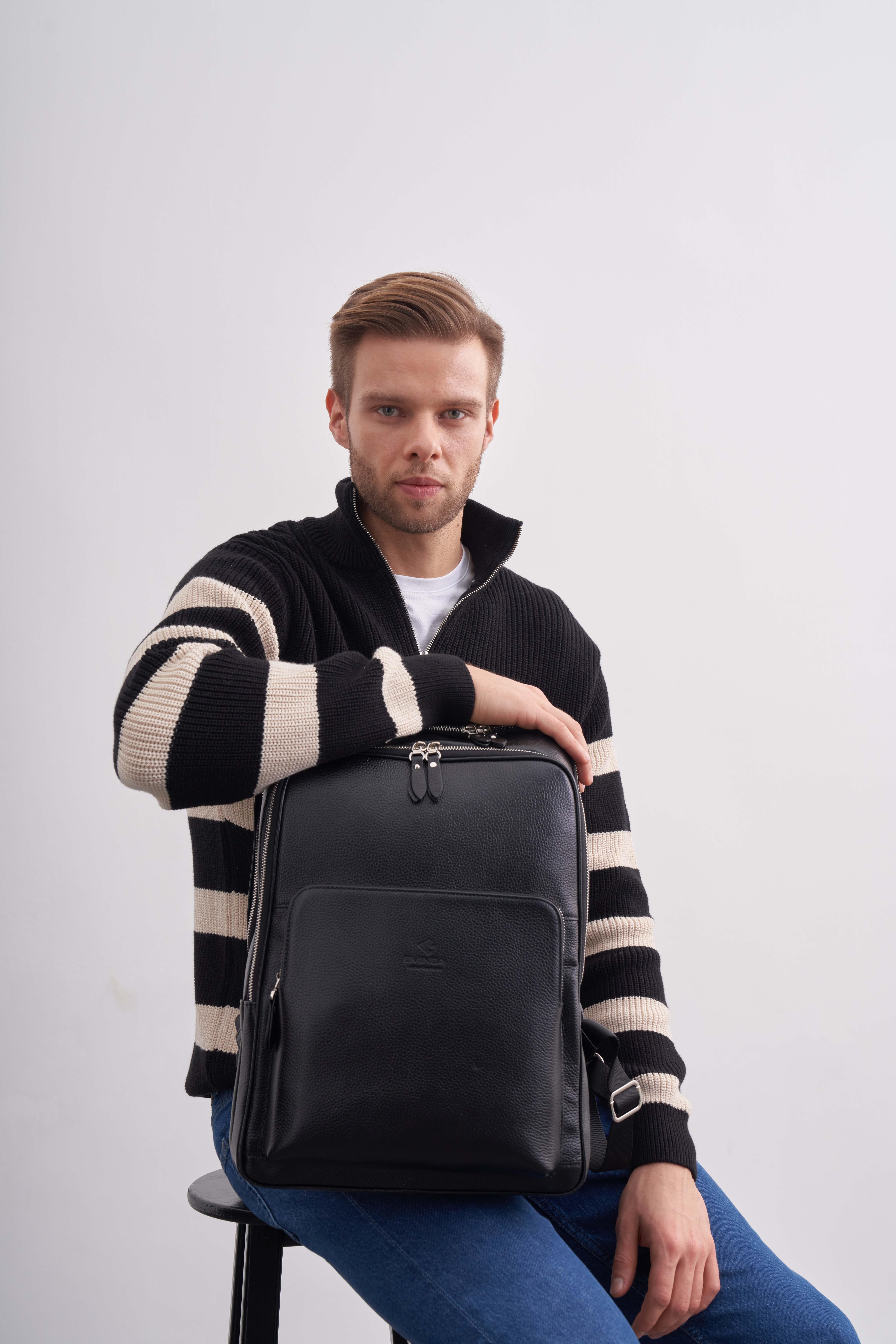 Erkek Siyah Deri Sırt Çantası