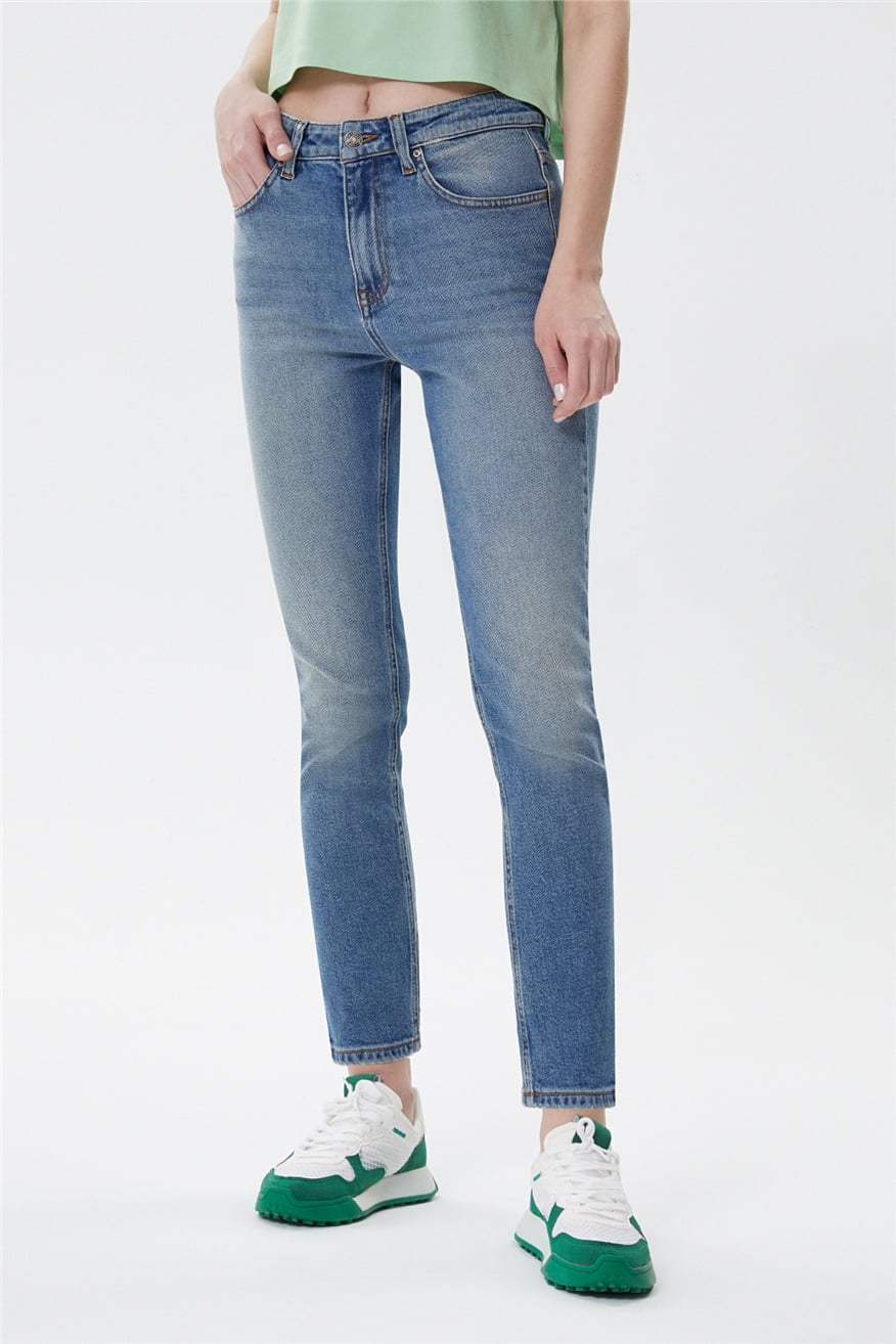 Susie Yüksek Bel Normal Kesim Düz Paça Mavi Kadın Jean Pantolon