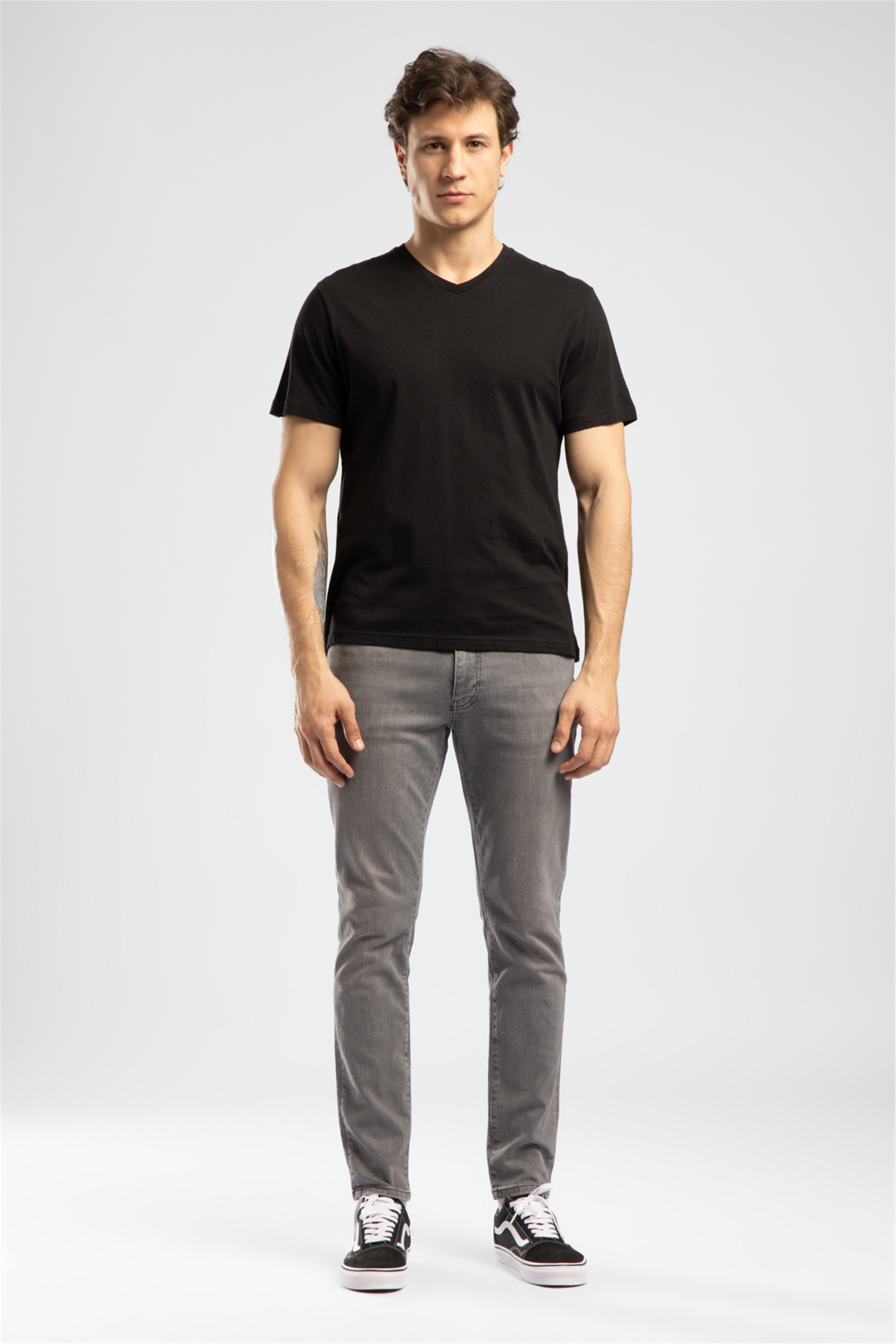 JONAT ERKEK V YAKA T-SHIRT