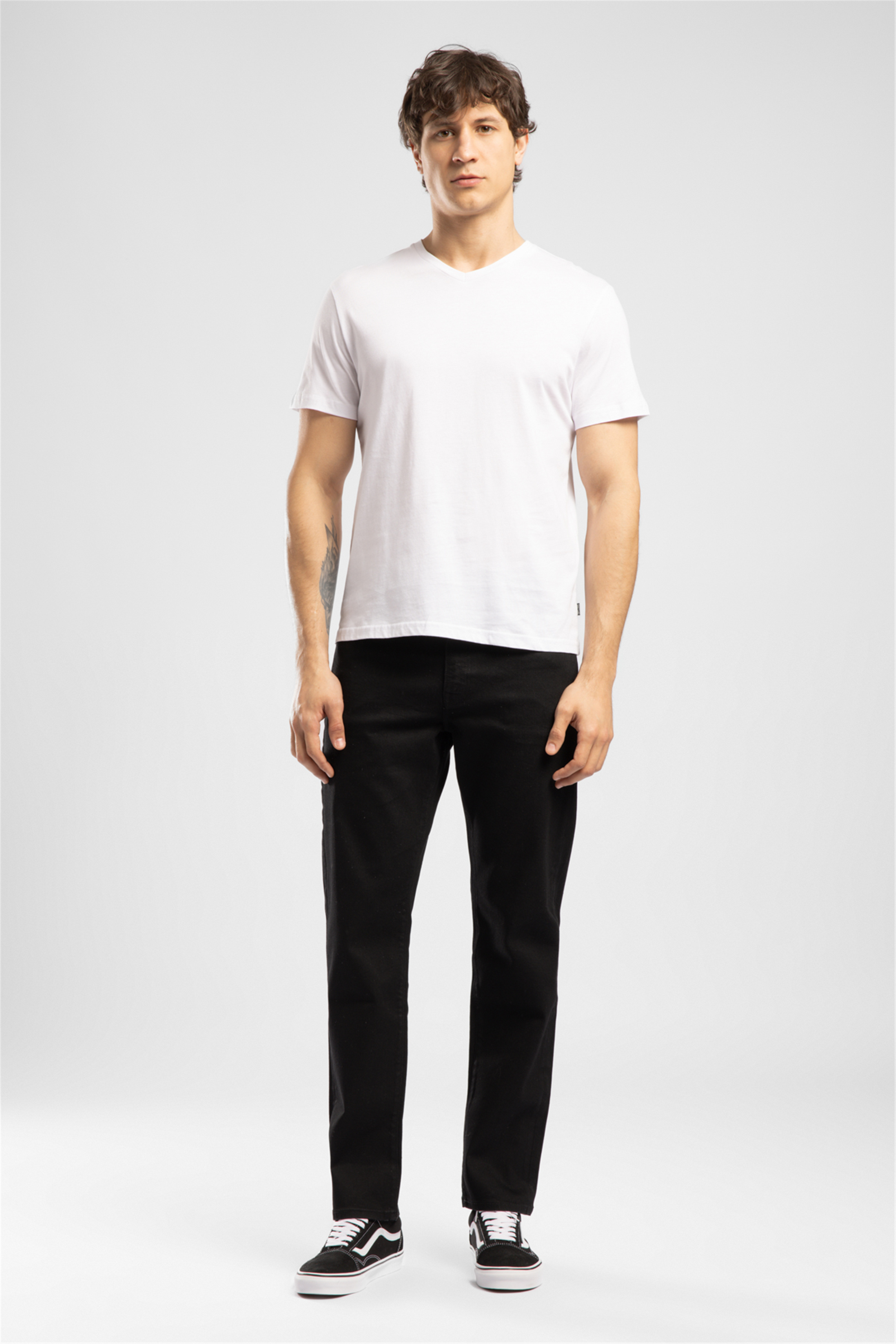 JONAT ERKEK V YAKA T-SHIRT
