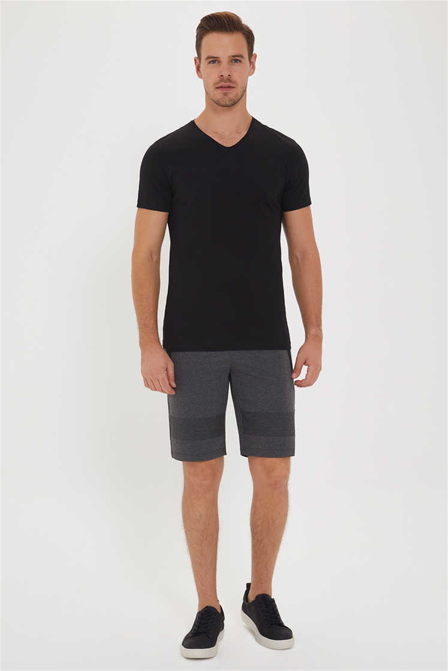 KALEB ERKEK V YAKA T-SHIRT