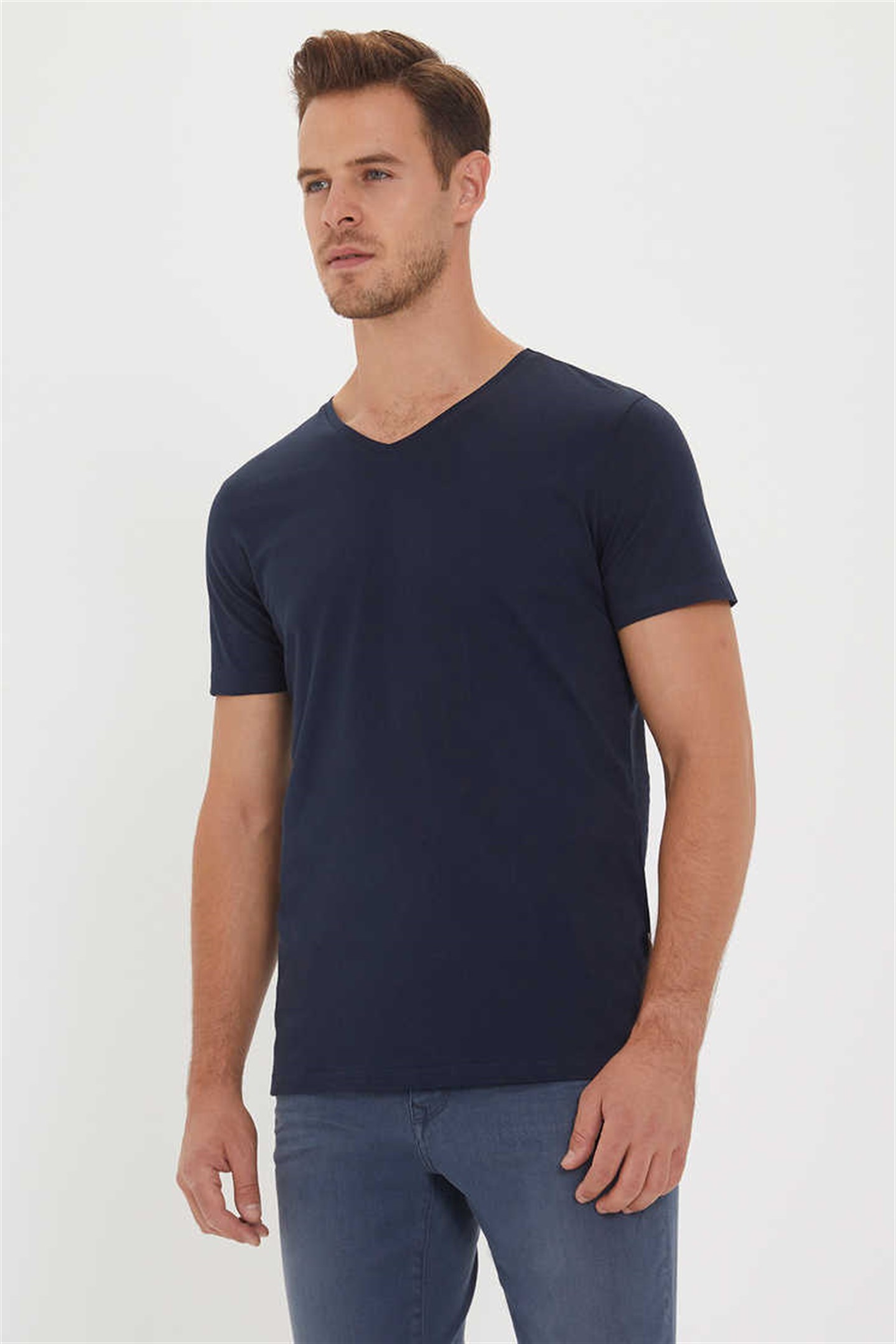 KALEB ERKEK V YAKA T-SHIRT