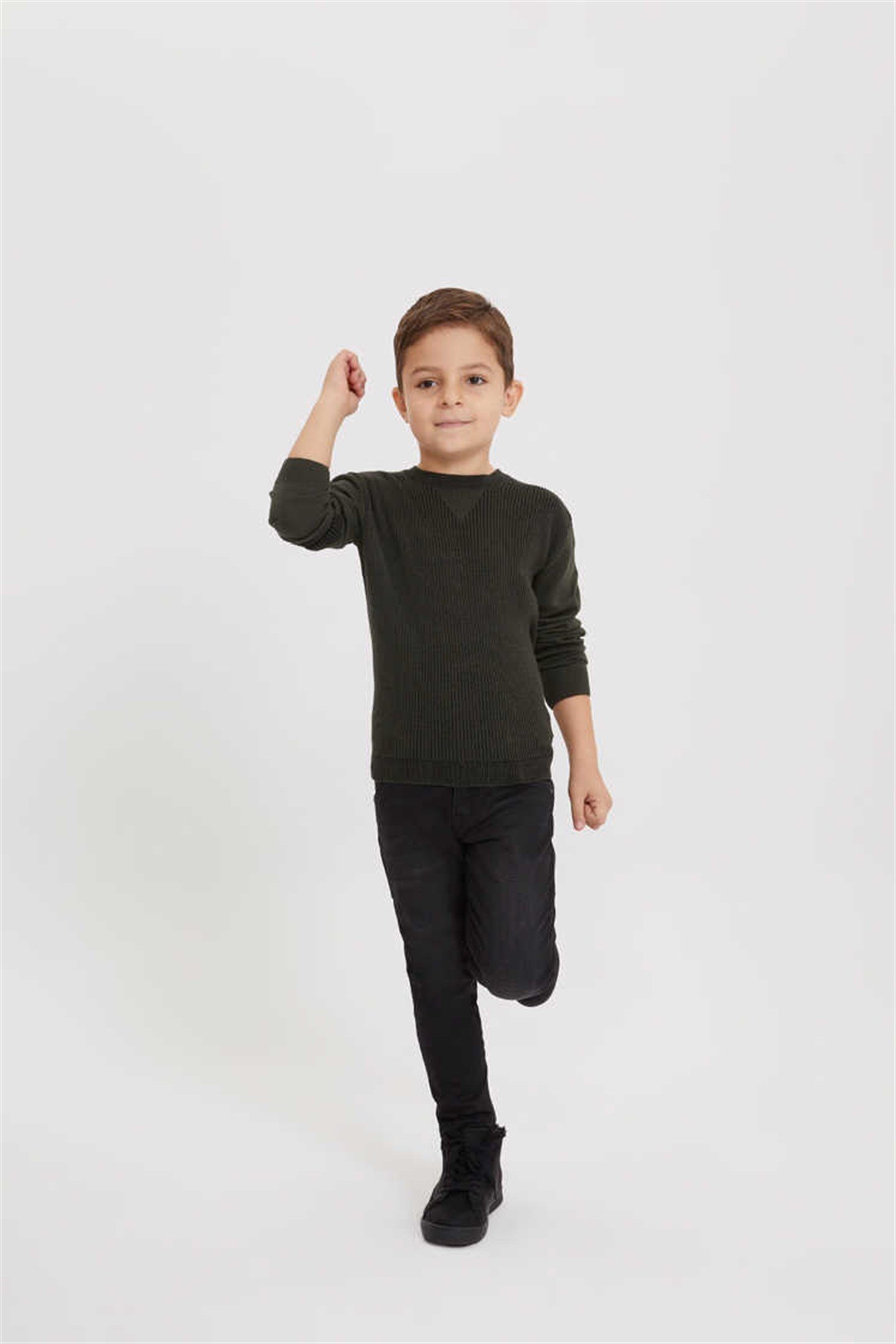 TRIXIE ERKEK ÇOCUK O YAKA KAZAK