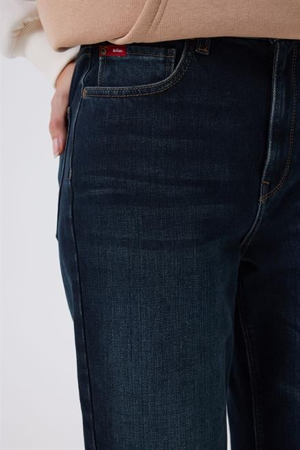 Clara Normal Bel Normal Kesim Düz Paça Mavi Kadın Jean Pantolon