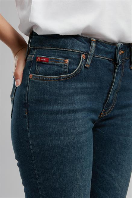 Susie Normal Bel Normal Kesim Düz Paça Mavi Kadın Jean Pantolon