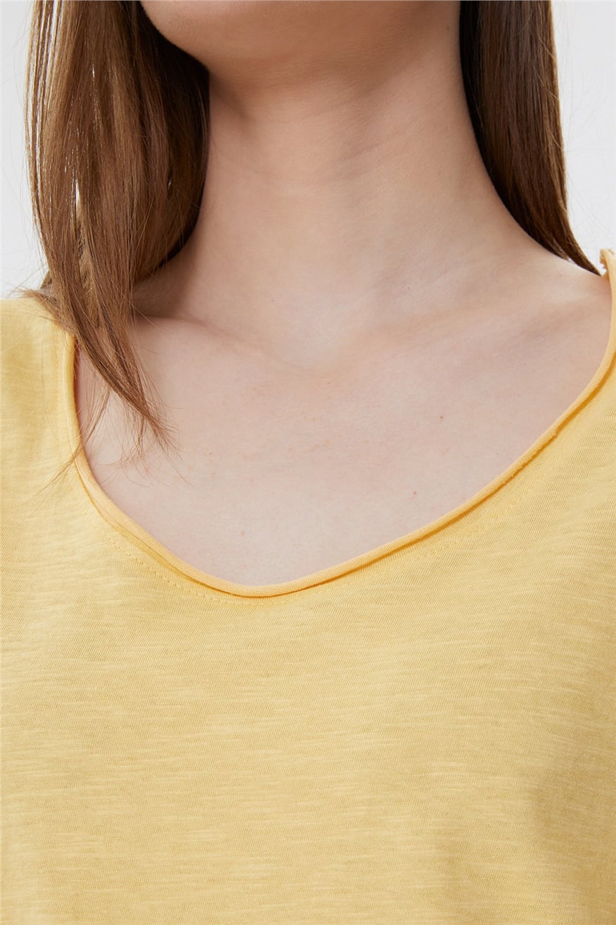 Carmel Kadın %100 Pamuk Kesikli Bisiklet Yaka T-Shirt Koyu Sarı