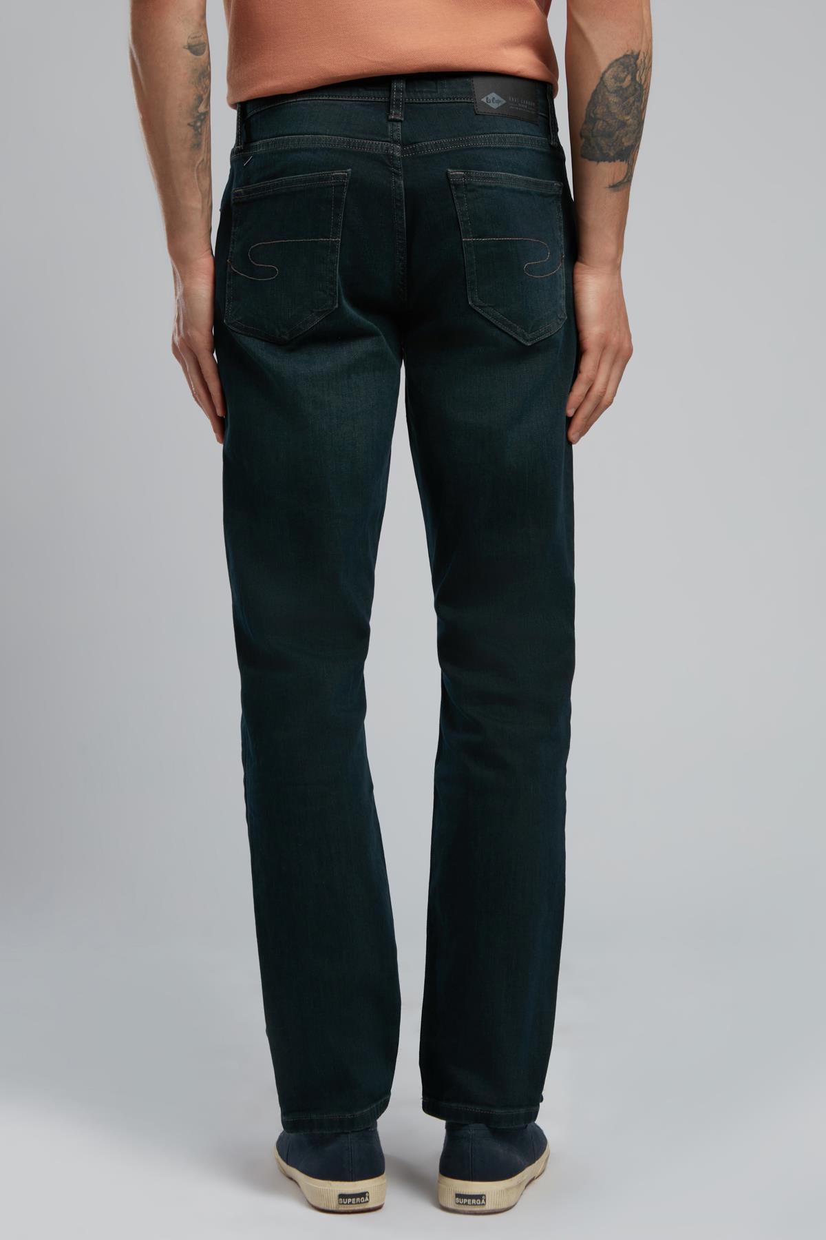 Jagger Normal Bel Dar Kesim Düz Paça Mavi Erkek Jean Pantolon