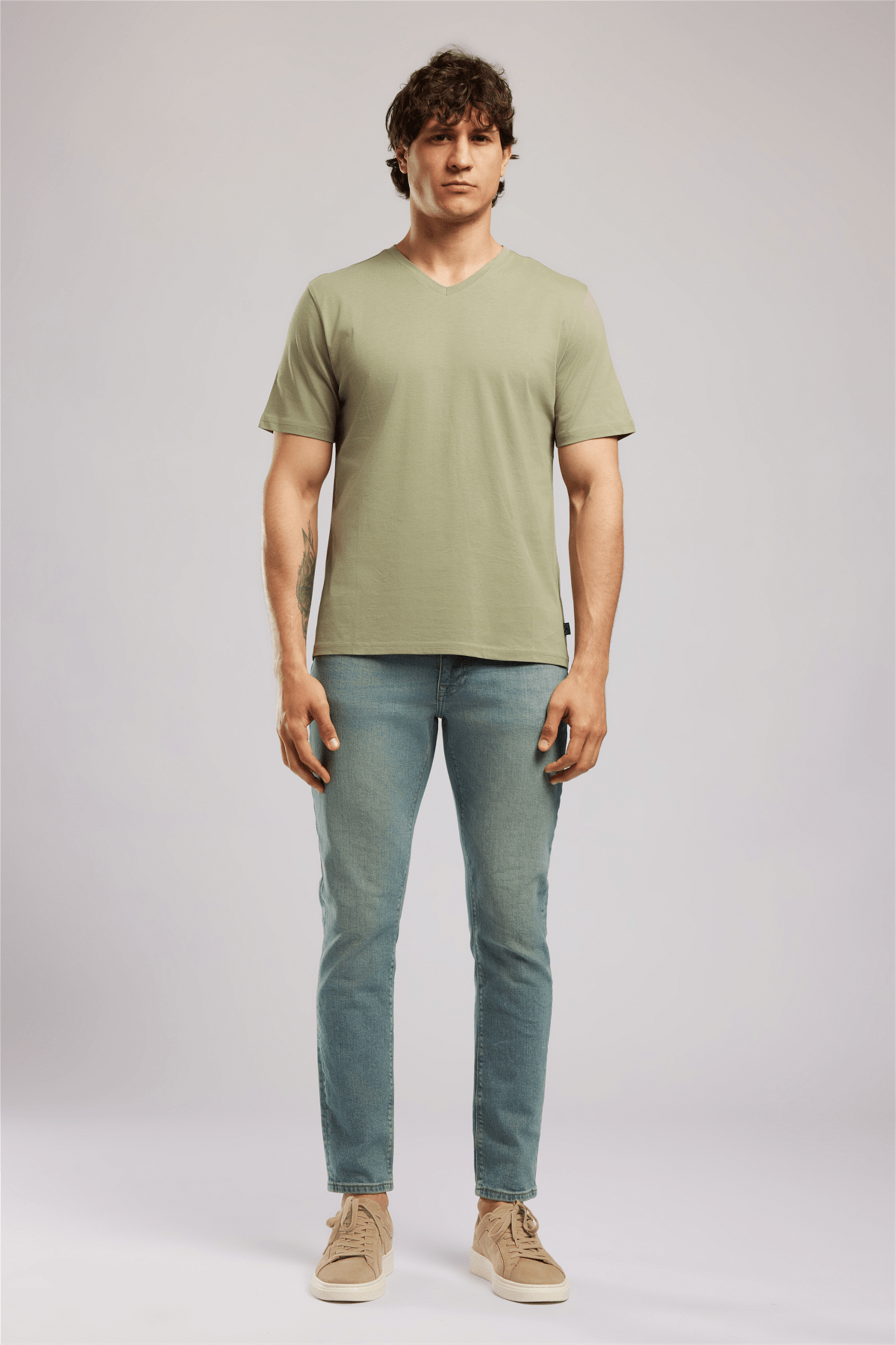 JONAT ERKEK V YAKA T-SHIRT