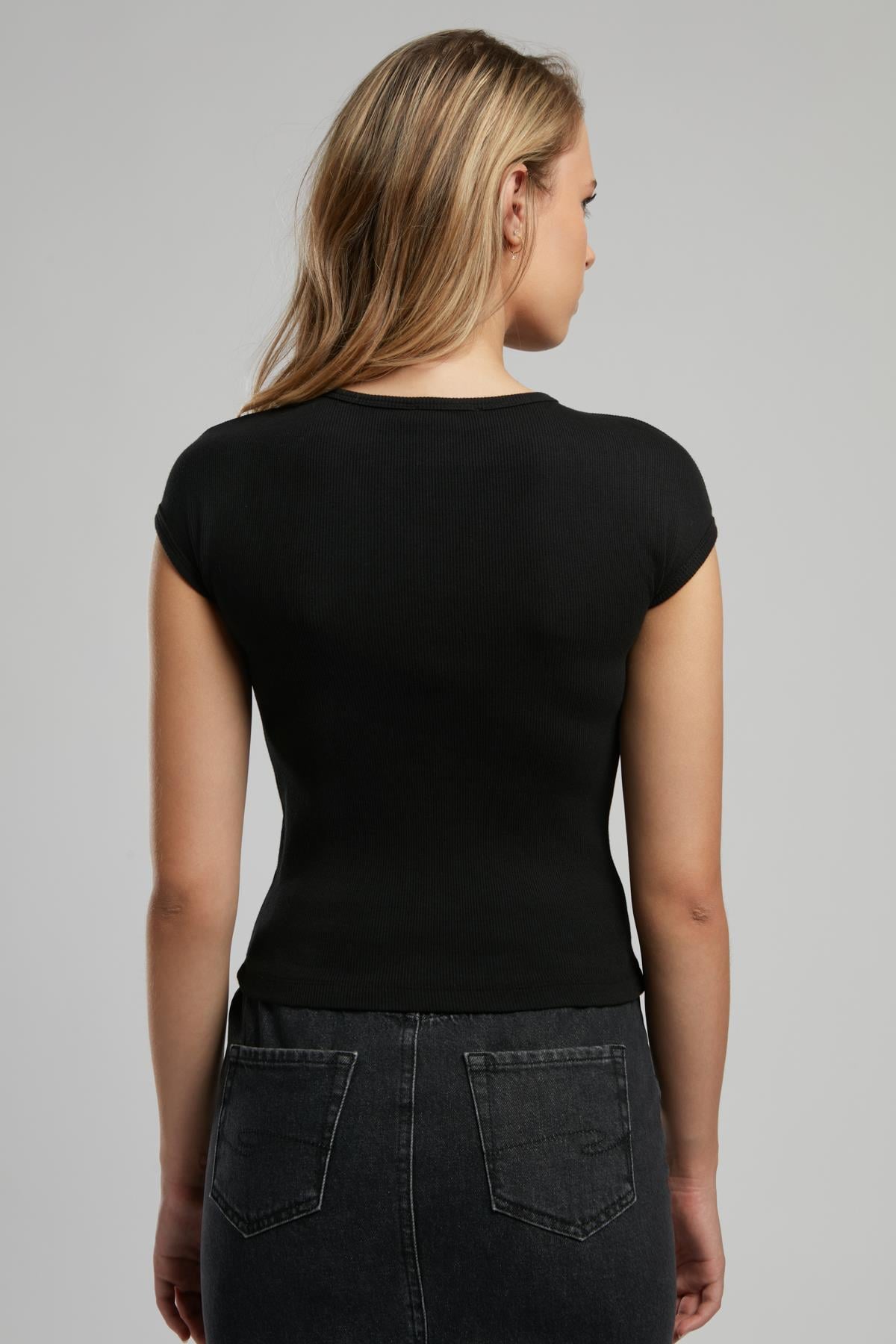 Rosa Kadın O Yaka T-Shirt Siyah