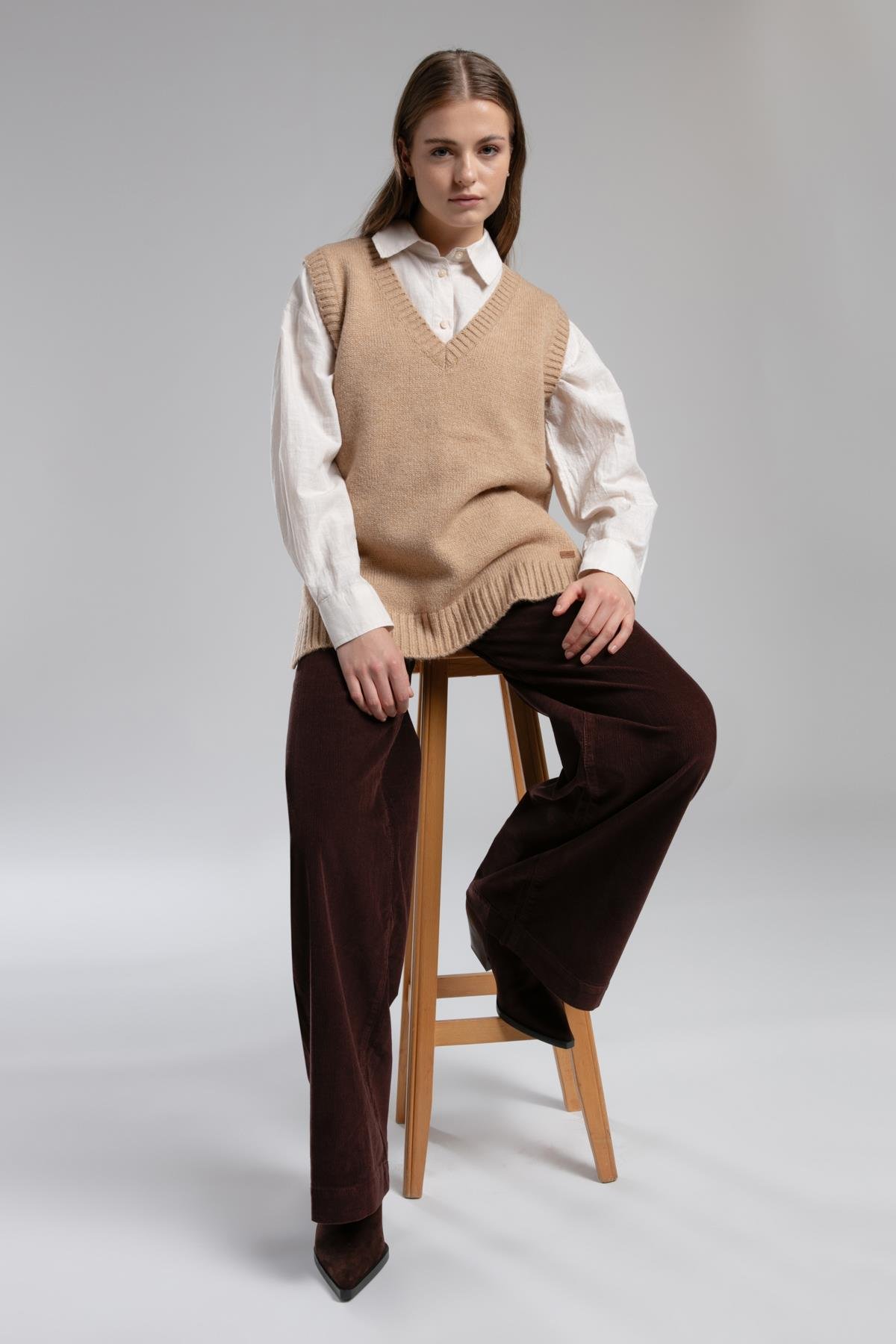 SUSANA KADIN V YAKA SÜVETER