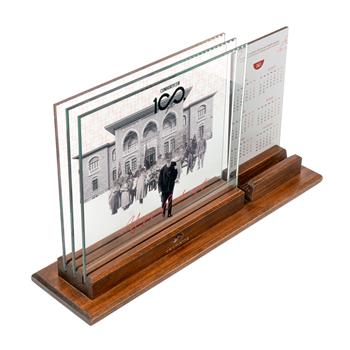 100. Yıl Anısına Takvimli Telefon Destekli 3 Boyutlu Dekoratif Cam Obje