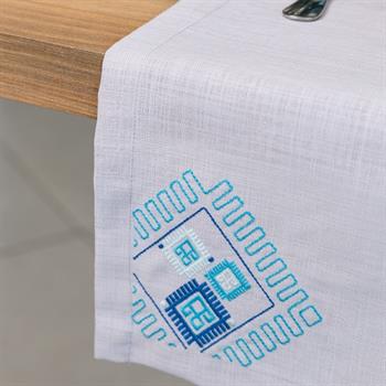 Mavi Pıtrak Nakışlı Kumaş Runner