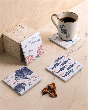 Balıklar ve Mercan Seramik Ahşap Kutulu 4lü Bardak Altlığı