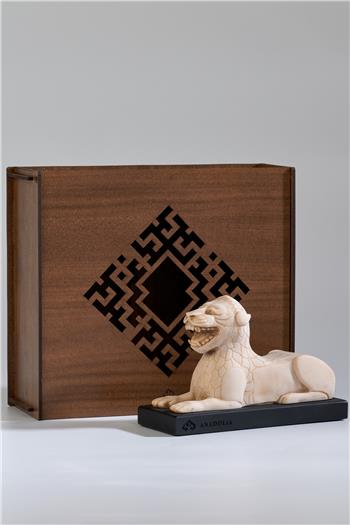 Urartu Aslanı Mermerit Heykel