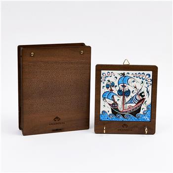 Çini Serisi Ahşap Kutulu Kalyon 6 Seramik Dekoratif Askılık