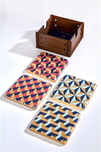 Geometrik Desen Özel Ahşap Kutulu Altın Varaklı 4lü Traverten Bardak Altlığı