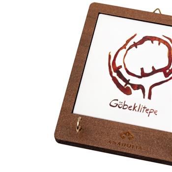Göbeklitepe Ahşap Kutulu Plan Seramik Dekoratif Askılık
