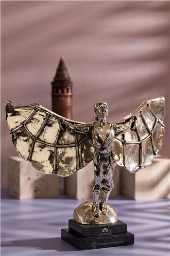 Hezârfen Heykeli Gümüş Kaplama